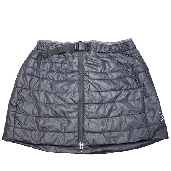 Swix Size M Insulated Quilted Skirt Mini Black Outdoors Snow Apres Ski Gorpcore - Picture 1 of 14